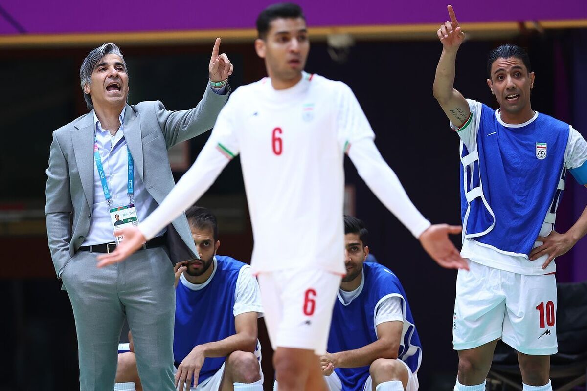 شمسایی ۱۶ بازیکن را به مرحله دوم اردوی تیم ملی فوتسال جهت حضور در جام ملت‌های آسیا دعوت کرد.