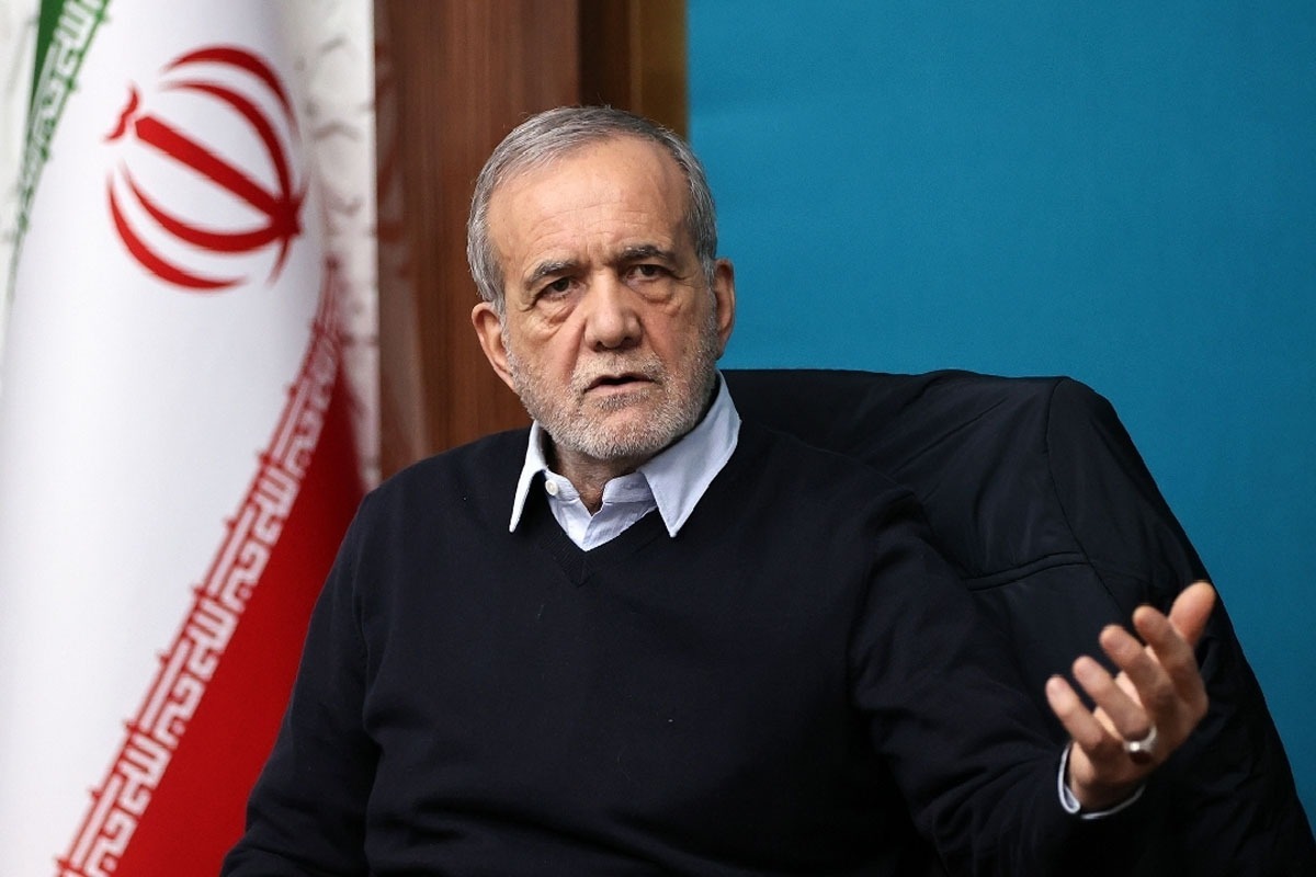 جلسه هماهنگی تقویت مشارکت و همکاری نهادهای حاکمیتی در طرح اصلاح نظام یارانه‌ای دولت با تمرکز بر تأمین، تولید و توزیع اقلام و محصولات کشاورزی و کالاهای اساسی ظهر امروز (پنجشنبه، ۲۵ دی‌ماه ۱۴۰۴) با حضور رئیس‌جمهور برگزار شد.