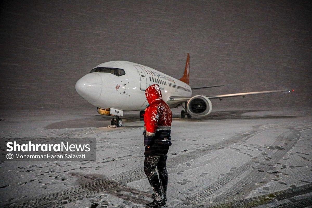 مدیرکل فرودگاه‌های استان خراسان رضوی گفت: در حال حاضر سطوح پروازی با تلاش تیم عملیات زمستانی فرودگاه بین‌المللی مشهد عملیاتی است و پرواز‌ها به صورت ایمن و مطابق برنامه در حال انجام است.