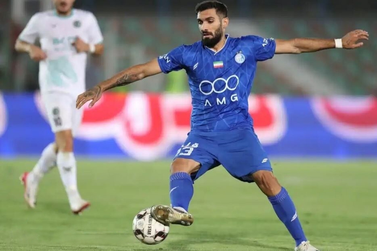 مدافع استقلال از این باشگاه به فیفا شکایت می کند.