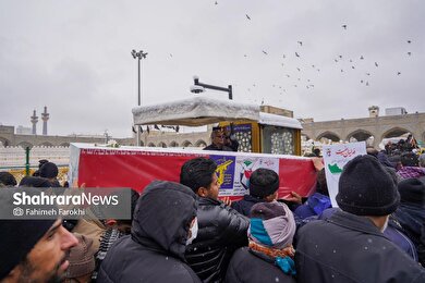 گزارش تصویری | تشییع پیکر شهدای مدافع امنیت در هوای برفی مشهد