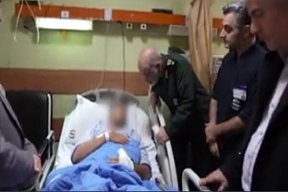 جانشین فرمانده کل سپاه، با حضور در مراکز درمانی از جانبازان انتظامی و امنیتی اغتشاشات و حملات تروریستی اخیر عیادت کرد.