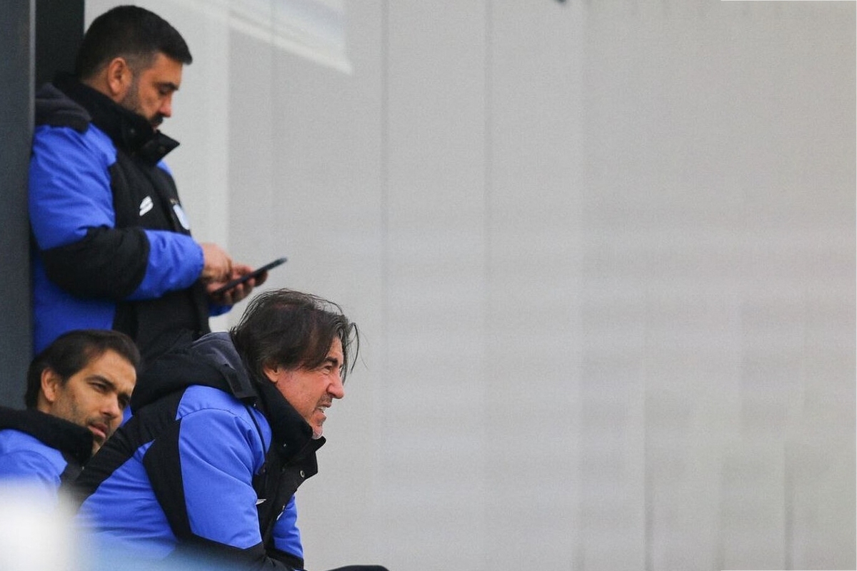 ساپینتو به مدیران آبی: استقلال را رها نمی‌کنم