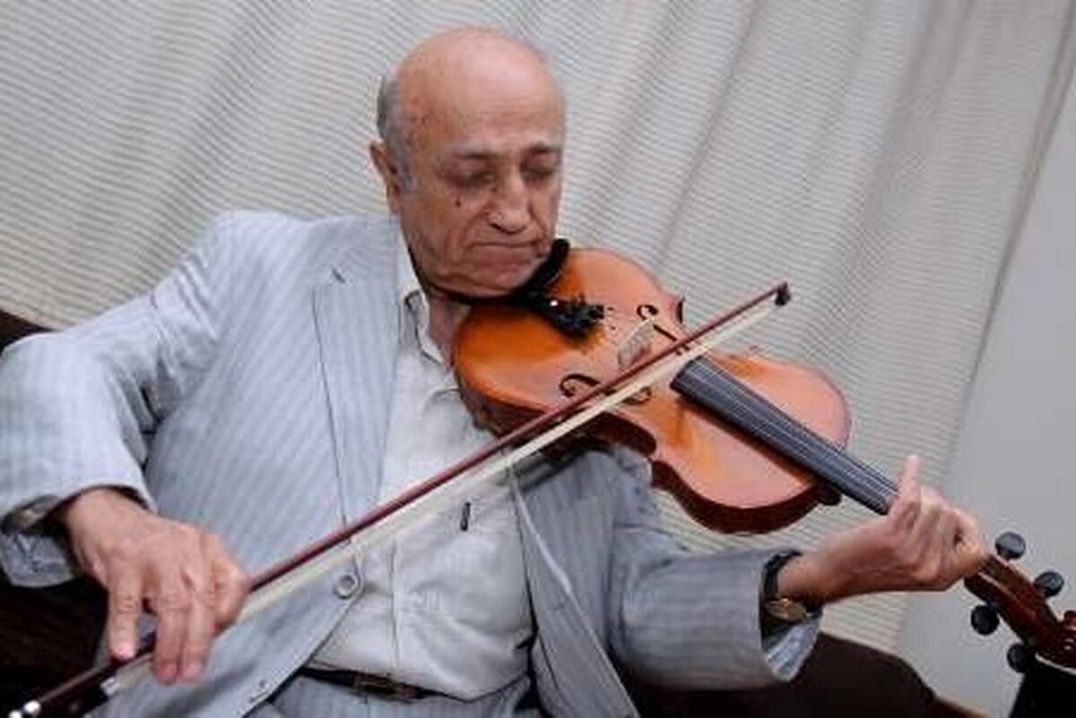 امیرهمایون خرم، خالق برجسته موسیقی ایرانی-تاریخی است که آثاری همچون «تو ای پری کجایی»، «رسوای زمانه منم» و «غوغای ستارگان» را رقم زده است.