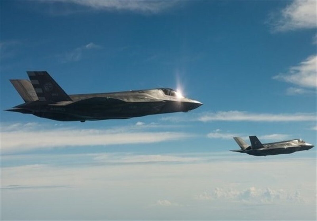 ارسال کد اضطراری و ناپدیدشدن جنگنده ۳۵ آمریکا بر فراز ژاپن، پرسش‌ها درباره س علت حادثه را افزایش داده است.