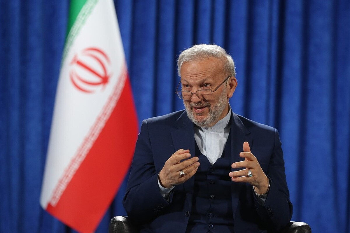 عضو کمیسیون اقتصادی مجلس شورای اسلامی با بیان اینکه حمایت از رئیس‌جمهور را تکلیف شرعی خود می‌دانیم، گفت: تومور بدخیم چسبیده به کالبد کشورداری را جراحی و دولت را کوچک کنید.