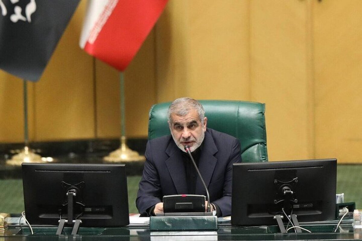 نایب رئیس مجلس شورای اسلامی، توضیحاتی درباره علت عدم حضور وزیر اقتصاد و رئیس بانک مرکزی در نشست روز گذشته کمیسیون تلفیق بودجه داد.