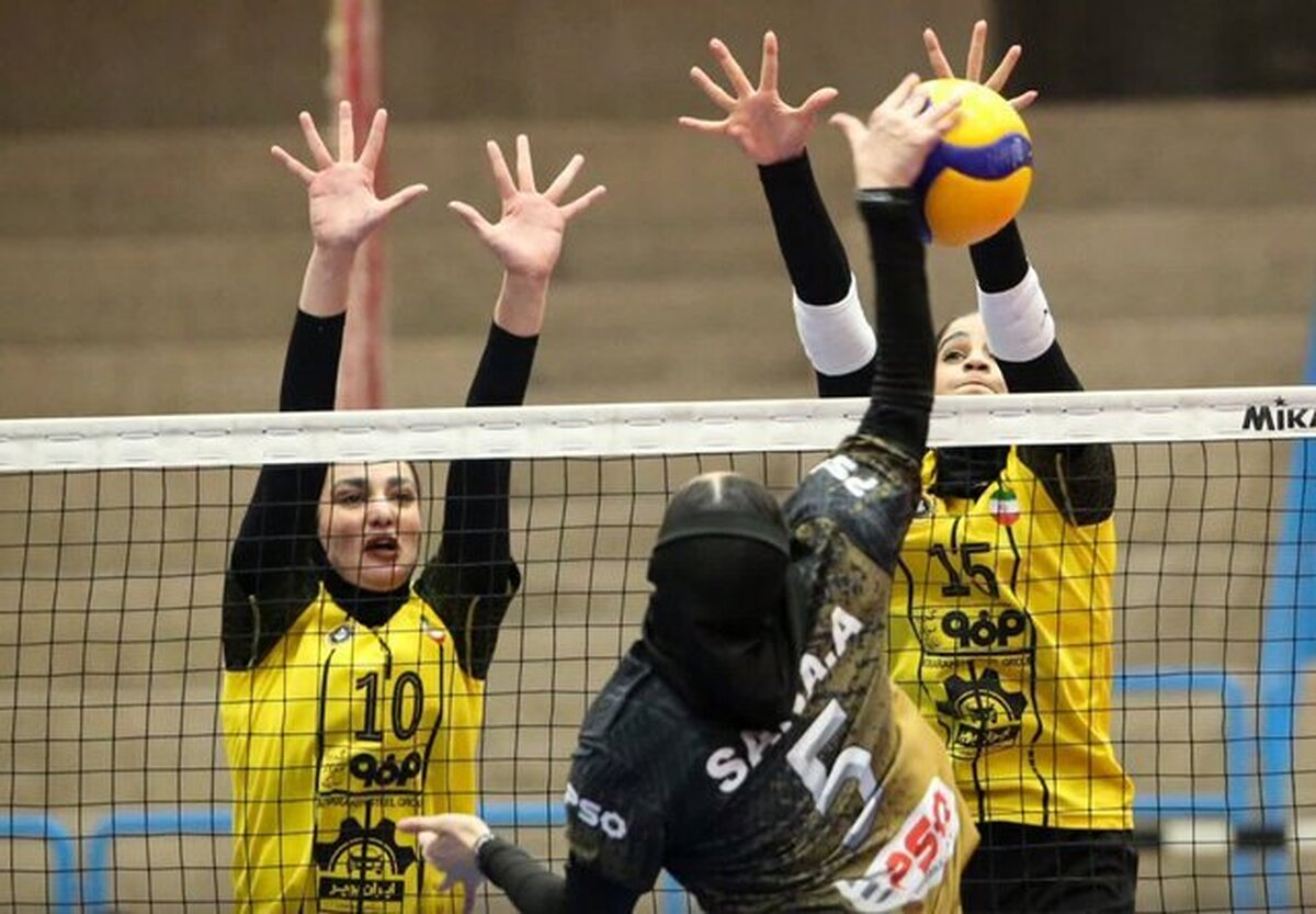 در حالی هفته هشتم رقابت‌های لیگ برتر والیبال زنان در دو گروه از امروز برگزار می‌شود که دیدار‌های هفته هفتم این رقابت‌ها که قرار بود روز سه‌شنبه (۲۳ دی) برگزار شود، پس از لغو این هفته، به شنبه (۲ اسفند ۱۴۰۴) موکول شد.