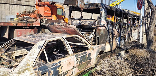 روایتی متفاوت از هجوم اغتشاشگران به یکی از ساختمانهای شهرداری مشهد | ما، پیکر شهید و ۲۰۰ دقیقه اضطراب روایتی متفاوت از هجوم اغتشاشگران به یکی از ساختمانهای شهرداری مشهد | ما، پیکر شهید و ۲۰۰ دقیقه اضطراب