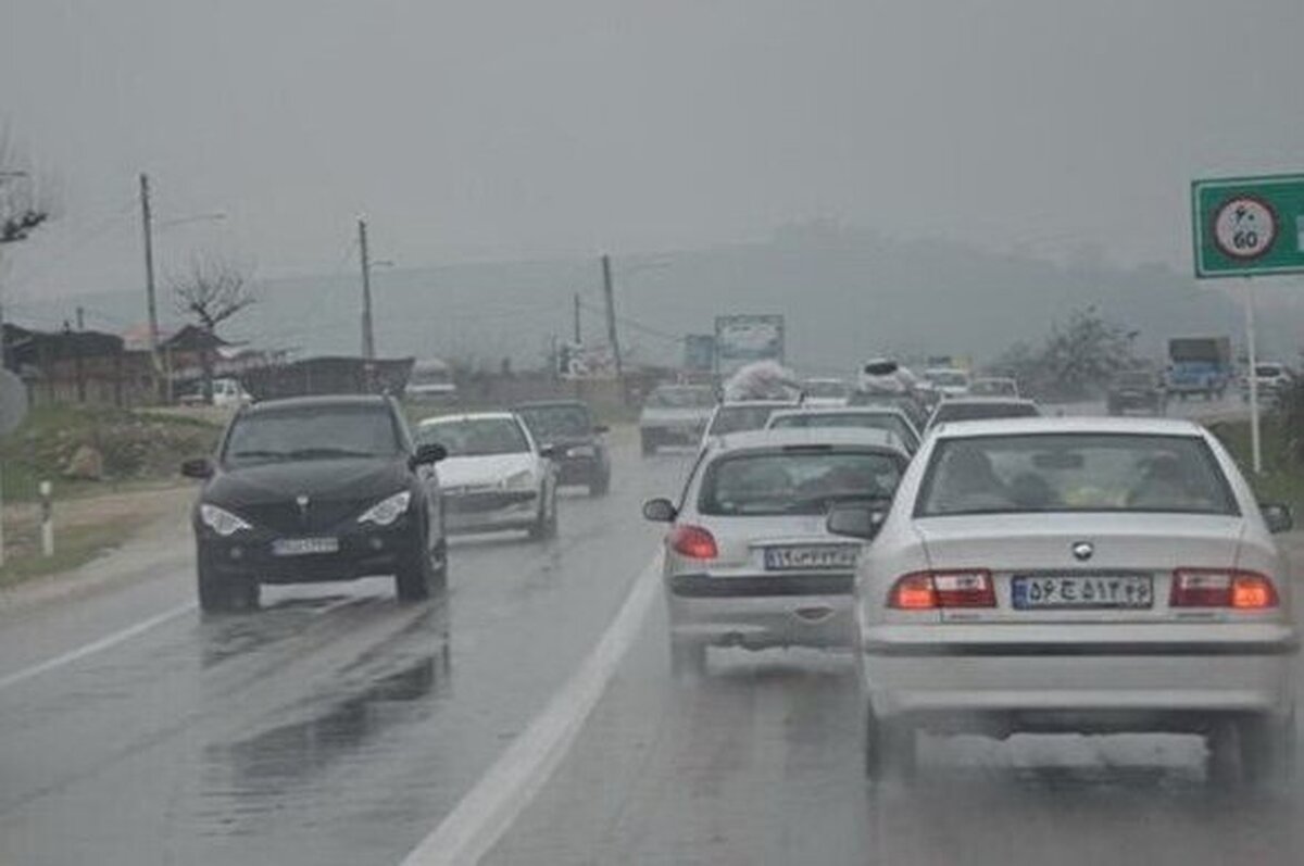 رییس مرکز مدیریت راه‌های اداره کل راهداری و حمل و نقل جاده‌ای خراسان رضوی گفت: شامگاه سه شنبه بارش برف تردد در جاده‌های نیمه شمالی استان را تحت تاثیر قرار داده است.