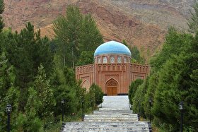 انتقال مشتی از خاک مقبره رودکی به استان خراسان | بوی جوی مولیان در نیشابور