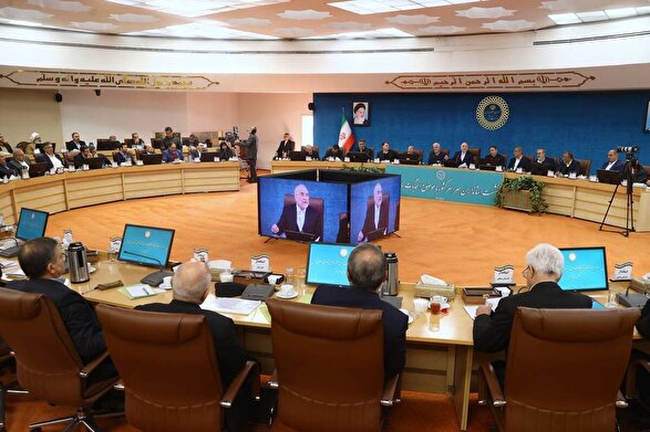 قالیباف: بی‌ثباتی مدیریت شهری را باید در کشور اصلاح کنیم | اختیارات را از دولت به شورا‌ها و شهرداری‌ها واگذار کنیم