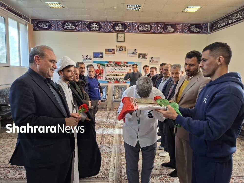 آزادی ۸ زندانی توسط مدافع نیشابوری تیم ملی + عکس آزادی ۸ زندانی توسط مدافع نیشابوری تیم ملی + عکس