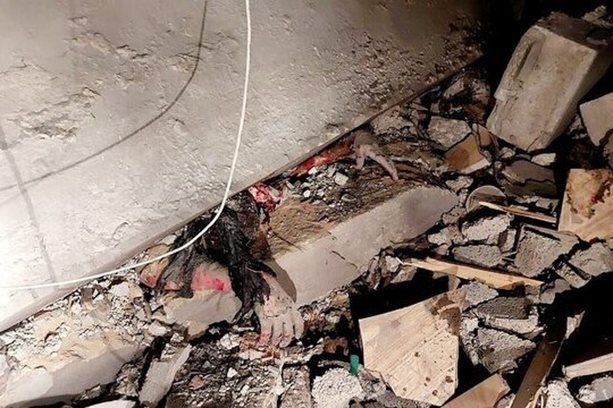 در چارچوب مستندسازی قتل عام‌های صهیونیستی که توسط اشغالگران علیه مردم نوار غزه در اردوگاه‌های آوارگان و پناهگاه‌های موقت آنها انجام شده است، تحقیقات جدید دیده‌بان حقوق بشر اروپا-مدیترانه، جزئیات کامل کشتاری را که توسط ارتش اشغالگر علیه خانواده ابونحل در شهر رفح در جنوب نوار غزه انجام شده است، فاش کرده است.