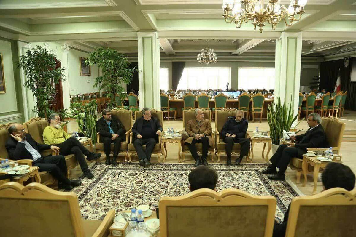 استاندار خراسان رضوی بر اهمیت ارتباط هویت ملی و مذهبی استان تأکید کرد.