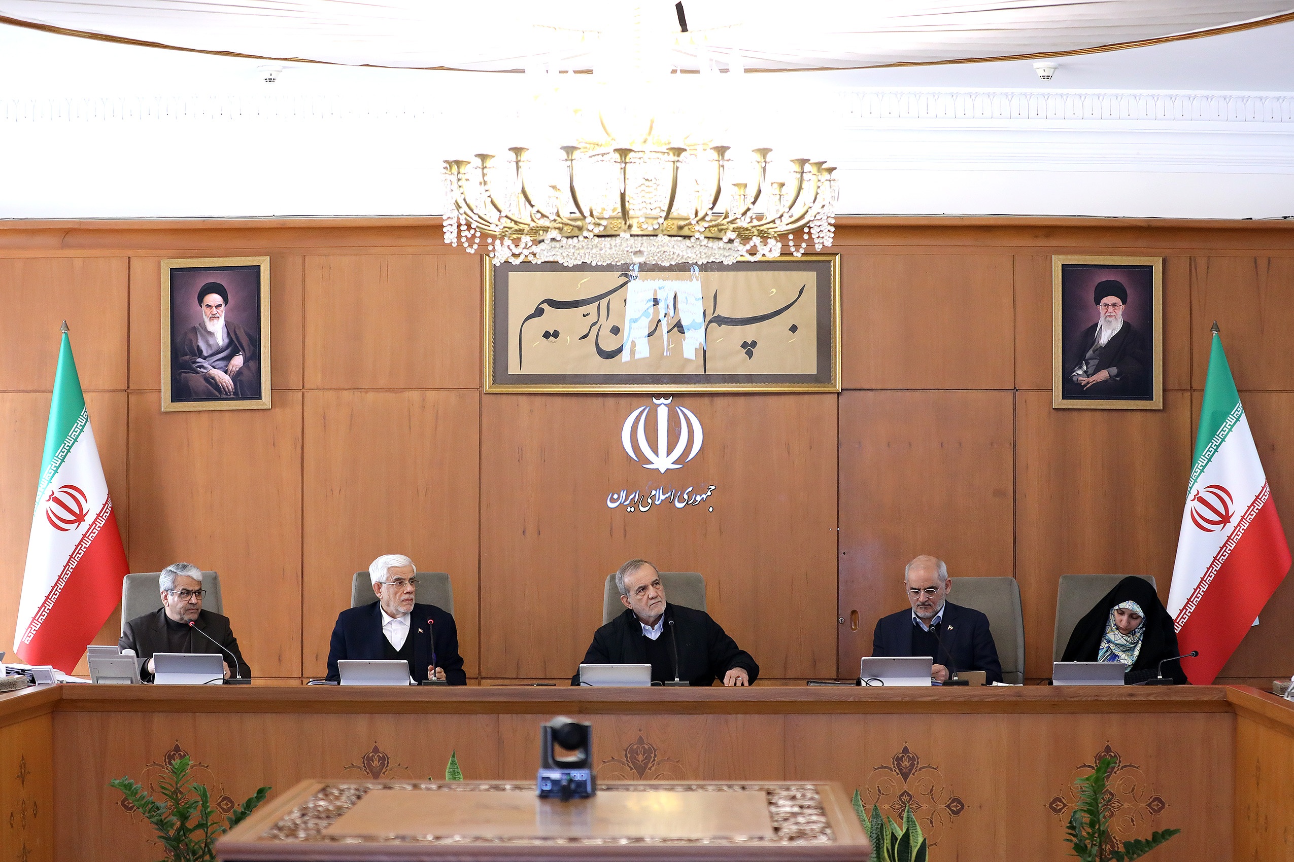 جلسه کابینه دولت به ریاست پزشکیان برگزار شد (یکم بهمن ۱۴۰۴)