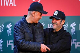 خوش‌وبش محسن قصابیان و مهران غفوریان در فوتوکال فیلم «غوطه‌ور» + عکس