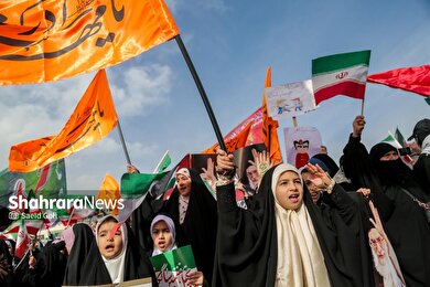 گزارش تصویری | مراسم آغاز چهل‌وهفتمین سالگرد دهه فجر انقلاب اسلامی در میدان شهدای مشهد