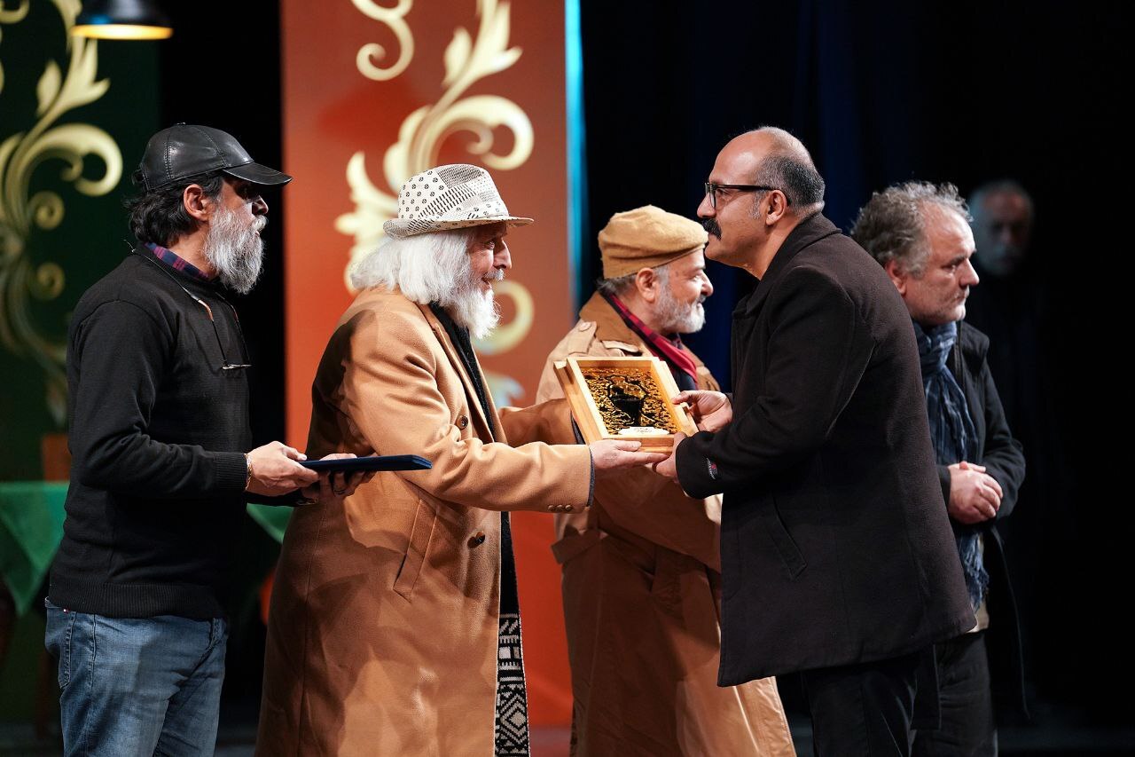 افتخار آفرینی نمایش «هیولاکش» از مشهد، در جشنواره تئاتر فجر ۱۴۰۴ + عکس