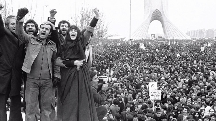 نور آیات قرآن در مسیر انقلاب | مروری بر برخی مفاهیم قرآنی که خطوط راهبردی نهضت امام خمینی (ره) را ترسیم کرد