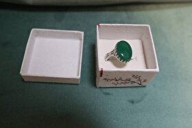 هدیه رهبر انقلاب به همسر شهیدی که انگشت و انگشتر شهیدش را ربودند