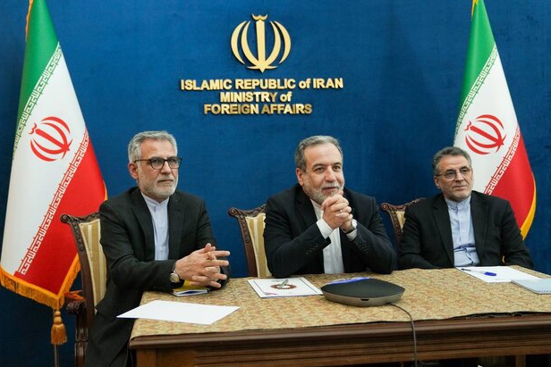 نشست وبیناری وزیر خارجه با سفرا و رؤسای نمایندگی‌های ایران در قاره آسیا