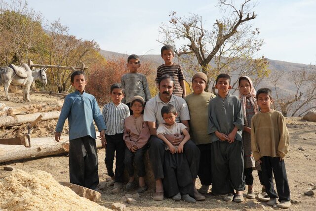 معرفی فیلم «کوچ» ساخته محمد اسفندیاری | روایتی متفاوت از زندگی سردار سلیمانی بر پرده جشنواره فجر + عکس و خلاصه داستان معرفی فیلم «کوچ» ساخته محمد اسفندیاری | روایتی متفاوت از زندگی سردار سلیمانی بر پرده جشنواره فجر + عکس و خلاصه داستان