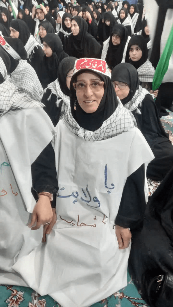 این دختر دبیرستانی آبروی شاه را برد