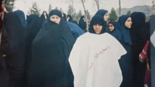 مادری که مقابل چشمان پسرش شهید شد