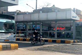گلایه شهروندان مشهدی از حذف میله‌های خط ویژه اتوبوس در مسیر میدان فجر تا چهارراه مجلسی | عبور آزاد در مسیر بی آر تی!