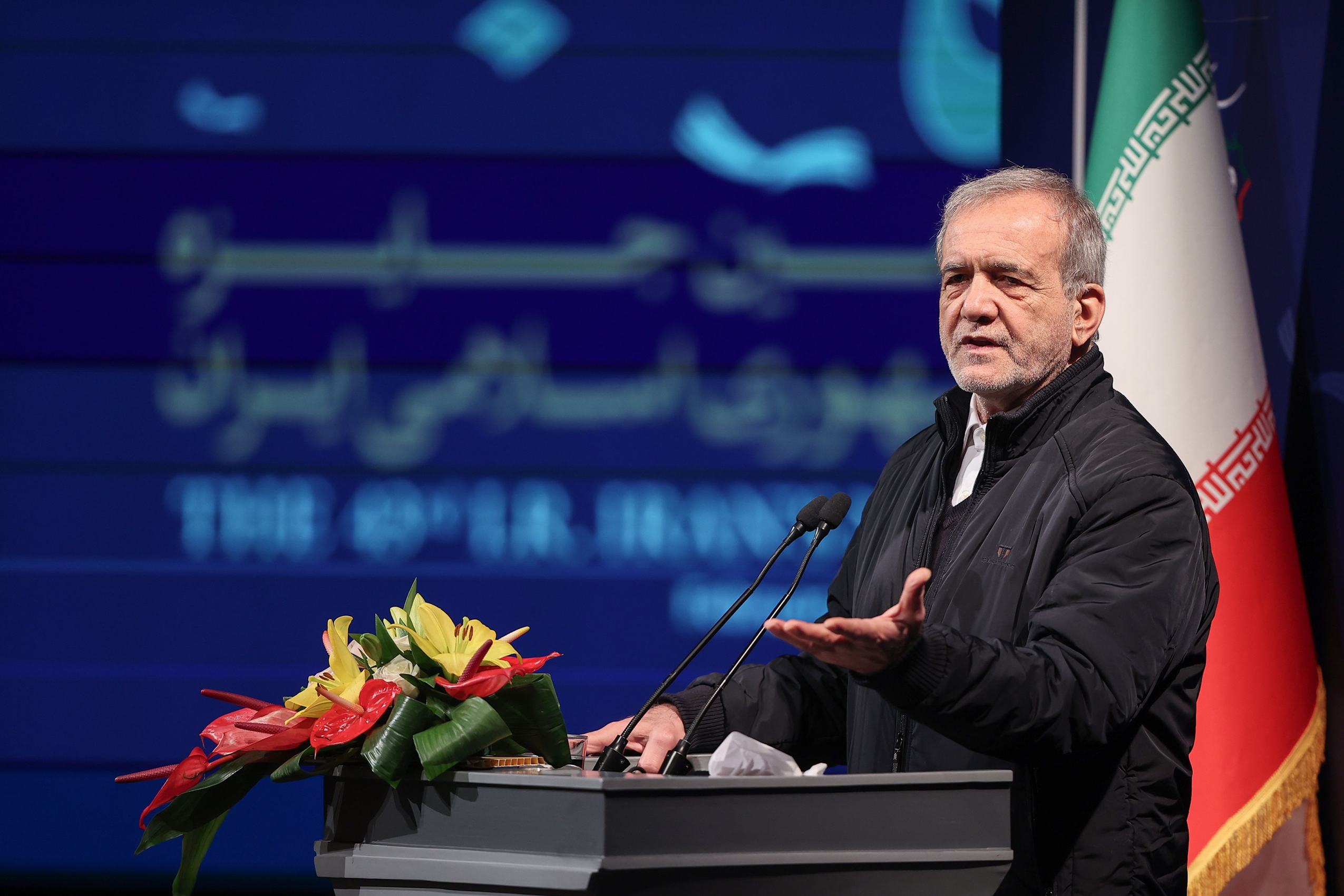 پزشکیان در مراسم کتاب سال جمهوری اسلامی: رویکرد دولت در زمینه ترویج کتاب و کتابخوانی، حمایت حداکثری از فعالان این حوزه است