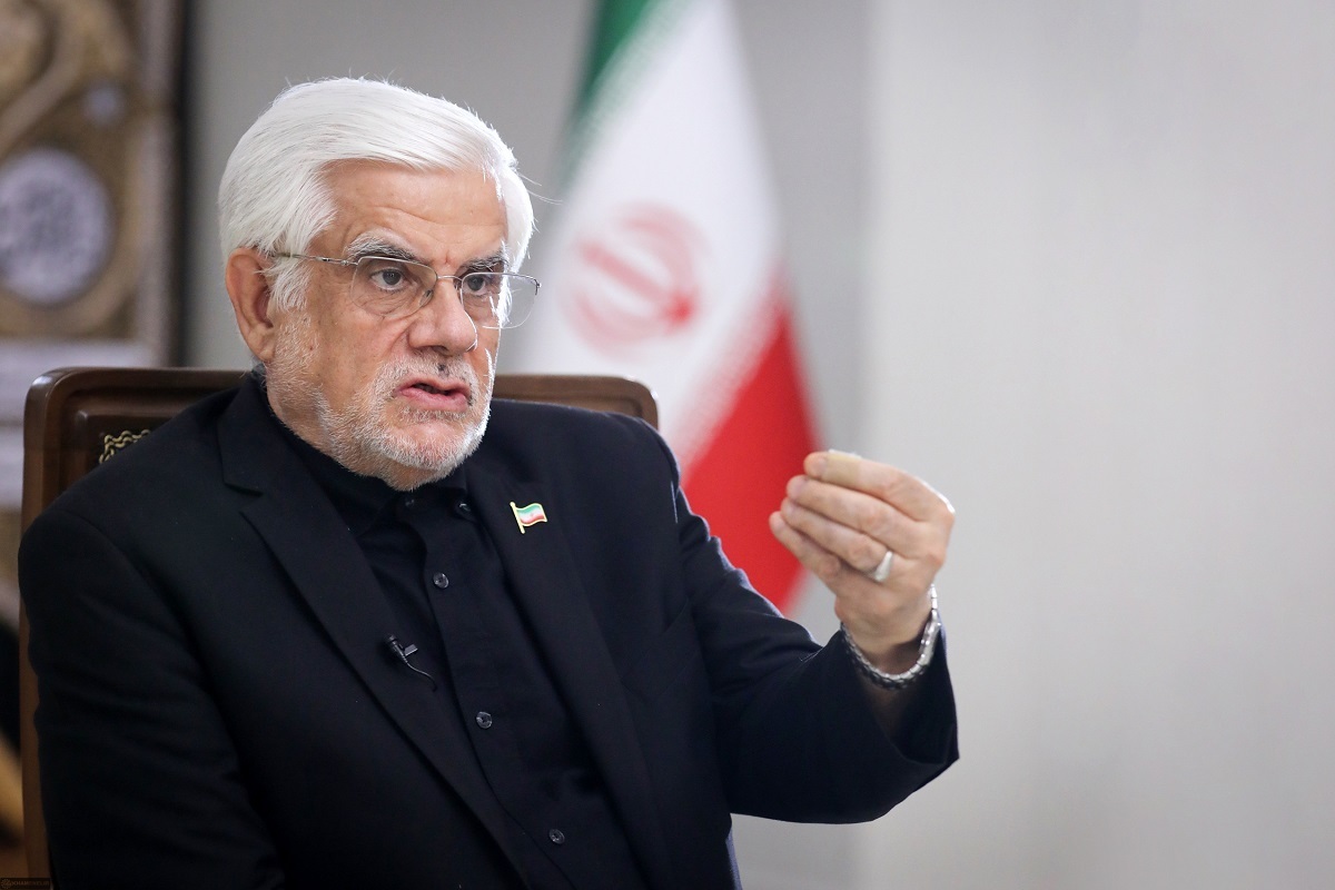 معاون اول رئیس‌جمهور با تأکید بر نقش کلیدی دانشگاه‌ها در حل مسائل کشور گفت: امروز علم را برای اقتصاد ملی و خانواده می‌خواهیم و دولت چهاردهم آماده است تمامی امکانات و حتی اسناد طبقه‌بندی‌شده را برای حل مشکلات کشور در اختیار دانشگاه‌ها قرار دهد.