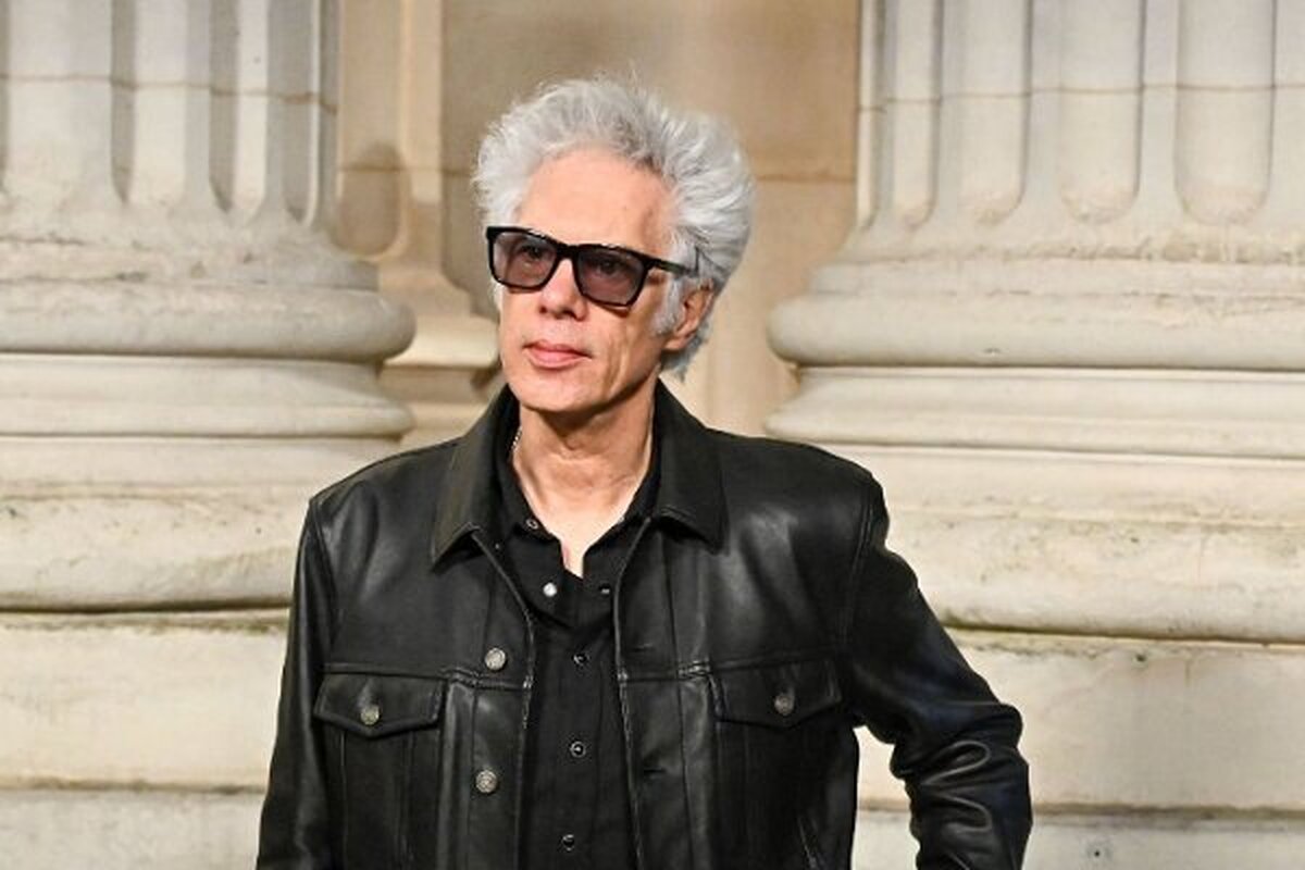 جیمز رابرت جارموش، کارگردان آمریکایی است که حرفش را در سکوت با مخاطب درمیان می‌گذارد.