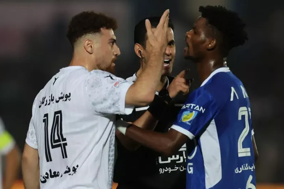 تیم‌های فوتبال ذوب‌آهن و استقلال آخرین بازی هفته هفدهم لیگ برتر را برگزار می‌کنند.