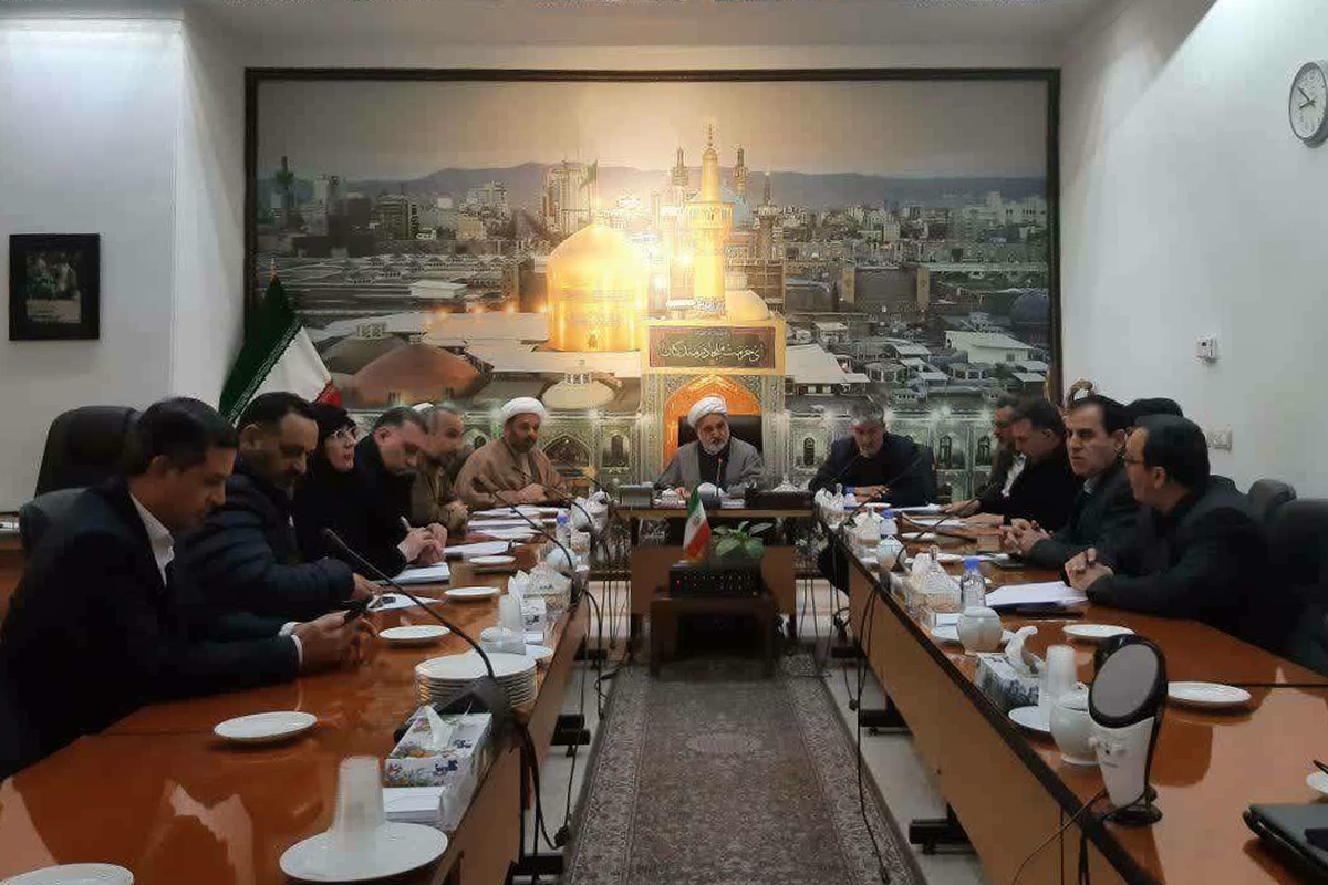 معاون فرهنگی، اجتماعی و زیارت استانداری خراسان رضوی انسجام دستگاه‌های اجرایی ذیل ۱۶ کمیته را شرط موفقیت خدمت‌رسانی به زائران عنوان کرد.