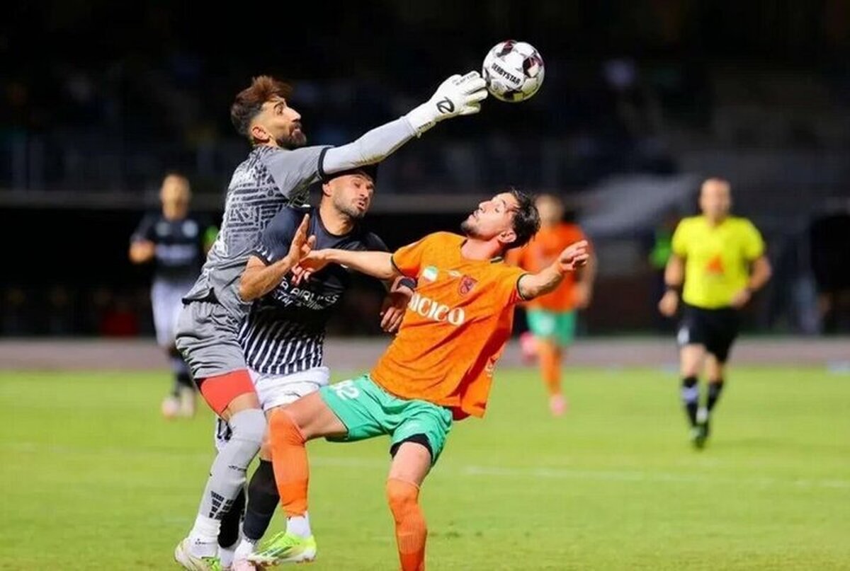 تیم فوتبال تراکتور در آغاز هفته هفدهم لیگ برتر فوتبال ایران، مس رفسنجان را گلباران کرد.