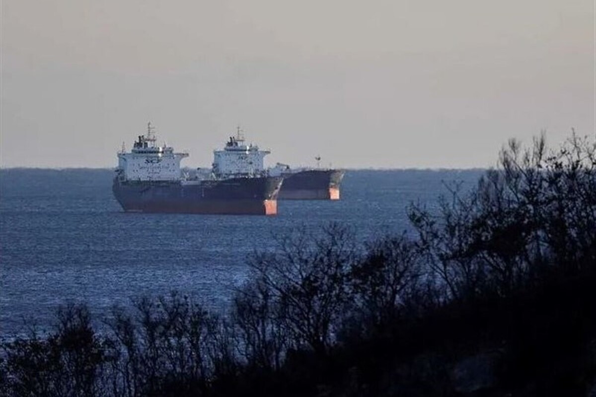 رئیس‌جمهور فرانسه، اعلام کرد که نیروی دریایی این کشور یک نفتکش روسی را توقیف کرده است.