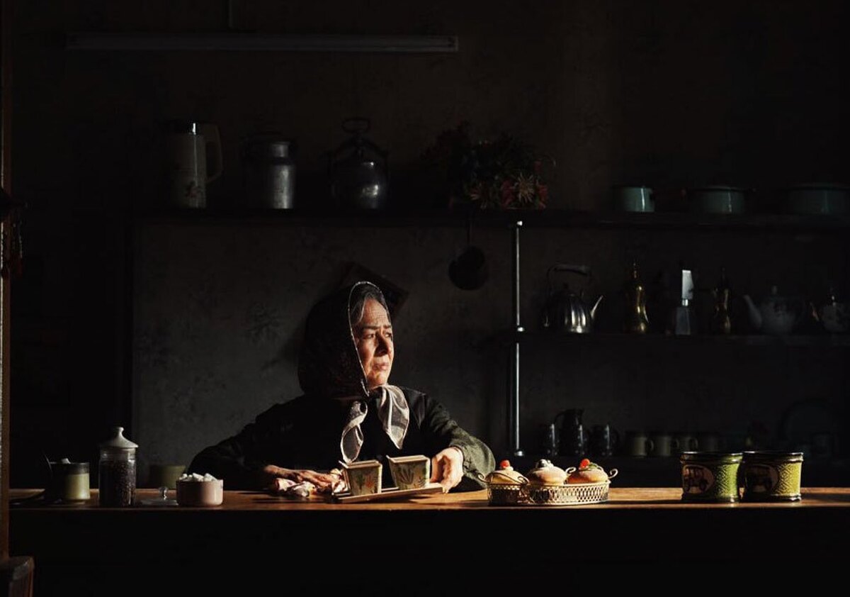 نگاهی به فیلم «کافه سلطان» با بازی سجاد بابایی | وقتی جنگ به دل خانواده می‌رسد