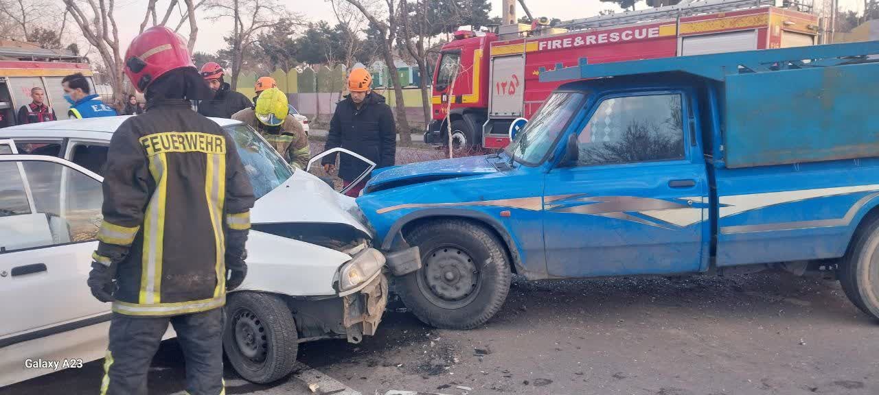 تصادف سرویس مدرسه در مشهد| دو نفر مصدوم شدند (۲۱ بهمن ۱۴۰۴)