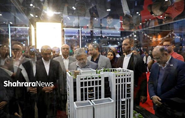 رونمایی از نخستین پروانه ساخت برج ۴۰ طبقه در مشهد| نمایشگاه تخصصی مسکن آغاز به کار کرد + فیلم