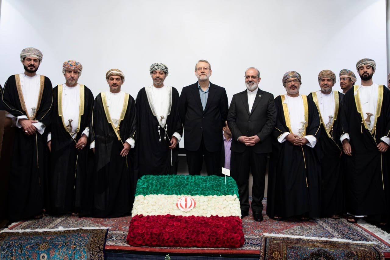 روایت لاریجانی از دیدار با سلطان عمان | مواضع جناب سلطان عمان روشن و حمایتی است