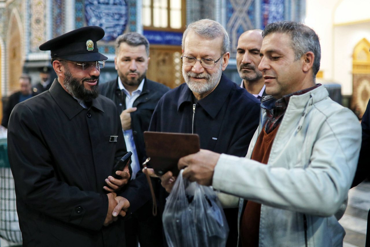 تشرف دبیر شورای عالی امنیت ملی به حرم مطهر رضوی (۲۳ بهمن ۱۴۰۴) + تصاویر