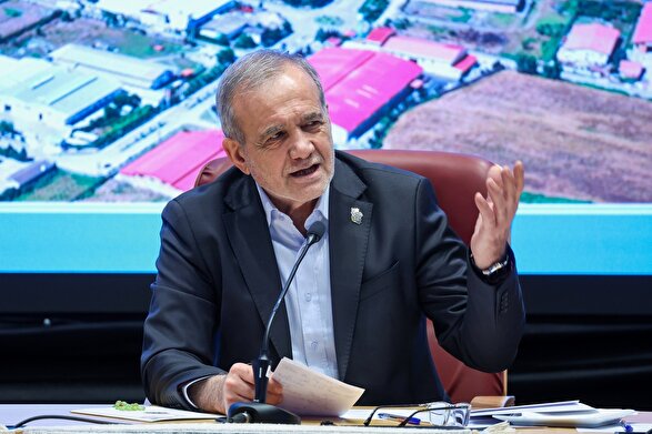 رئیس‌جمهور: وظیفه همه مسئولان این است که به مردم خدمت درستی داشته باشند