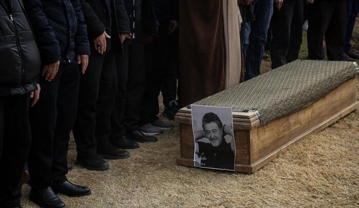 مراسم تشییع و خاکسپاری رضا رویگری، بازیگر سینما و تئاتر + عکس