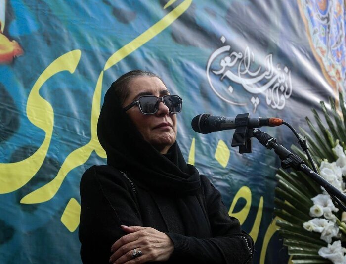 مراسم تشییع و خاکسپاری رضا رویگری، بازیگر سینما و تئاتر + عکس