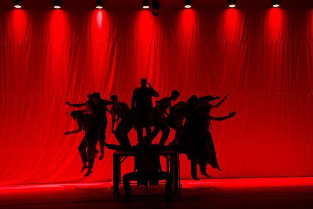 کارگردان نمایش «طاعون» گفت: جشنواره تئاتر فجر، چراغ این هنر را روشن نگه می‌دارد.