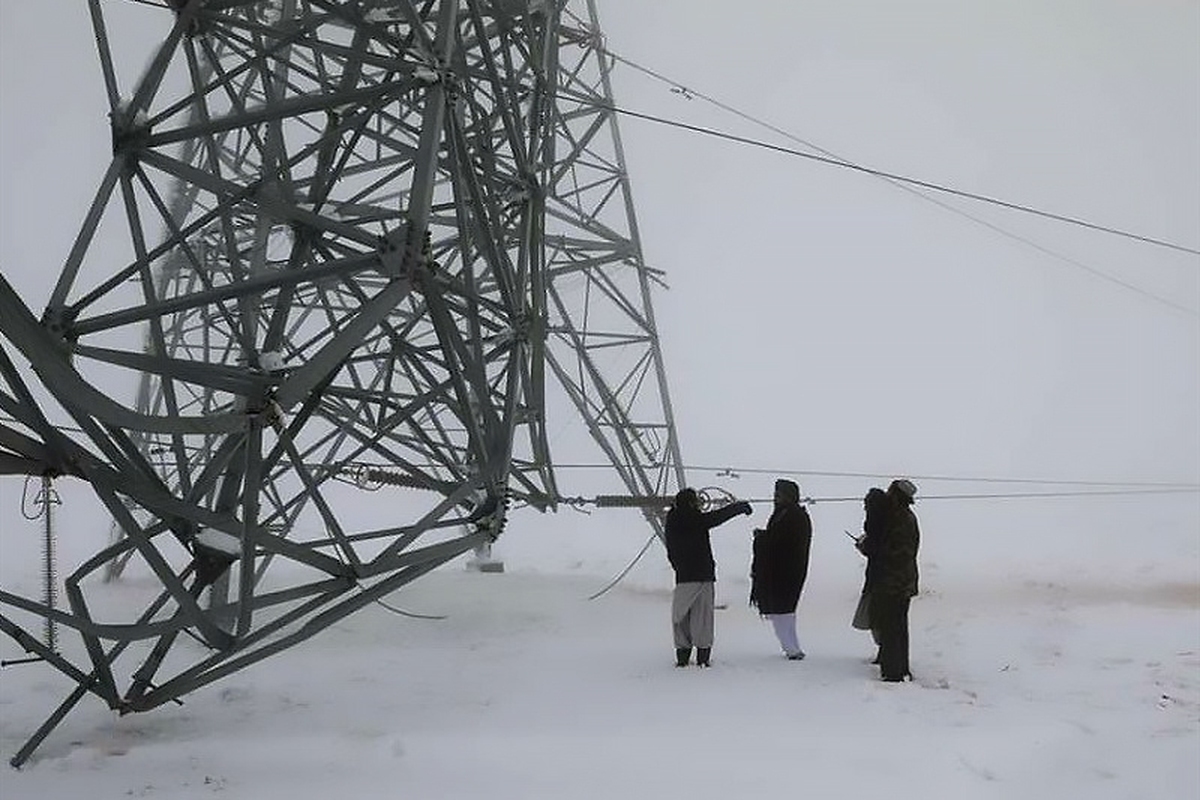 برشنا اعلام کرد برق وارداتی ازبکستان به‌دلیل برف و طوفان دچار نقص شده و در چندین ولایت قطع شده است.