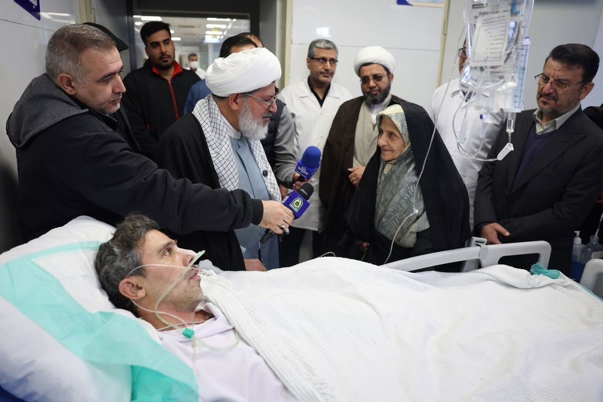 هم‌زمان با سالروز میلاد حضرت اباالفضل‌العباس(ع) و روز جانباز، ۱۳ هیئت در تهران به نمایندگی از رهبر معظم انقلاب اسلامی، با حضور در منازل جانبازان، از این عزیزان سرافراز و خانواده‌های آنان تجلیل کردند.