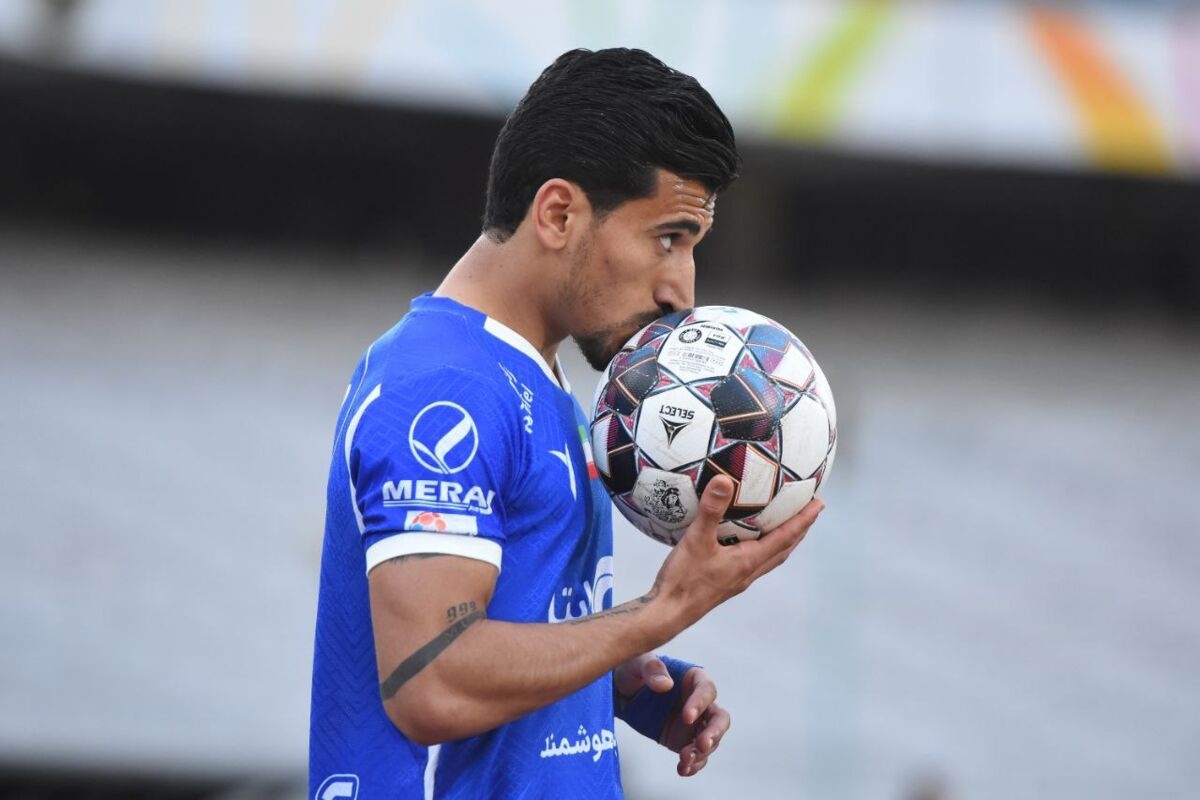 تعویض حردانی در هفته‌ای که رامین رضاییان برای فولاد پاس گل داد، روز تلخی را برای مدافع راست استقلال در بازی با ذوب آهن رقم زد.