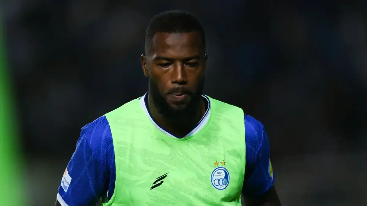 مهاجم هائیتی آبی‌پوشان پس از دریافت نوتیس باشگاه، راهی تهران شد تا از فردا در تمرینات گروهی استقلال حضور یابد.